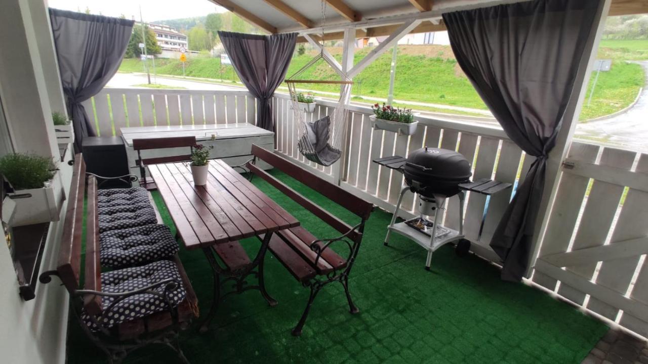 Apartament Deja Vu-Bieszczady Ustrzyki Dolne Eksteriør billede